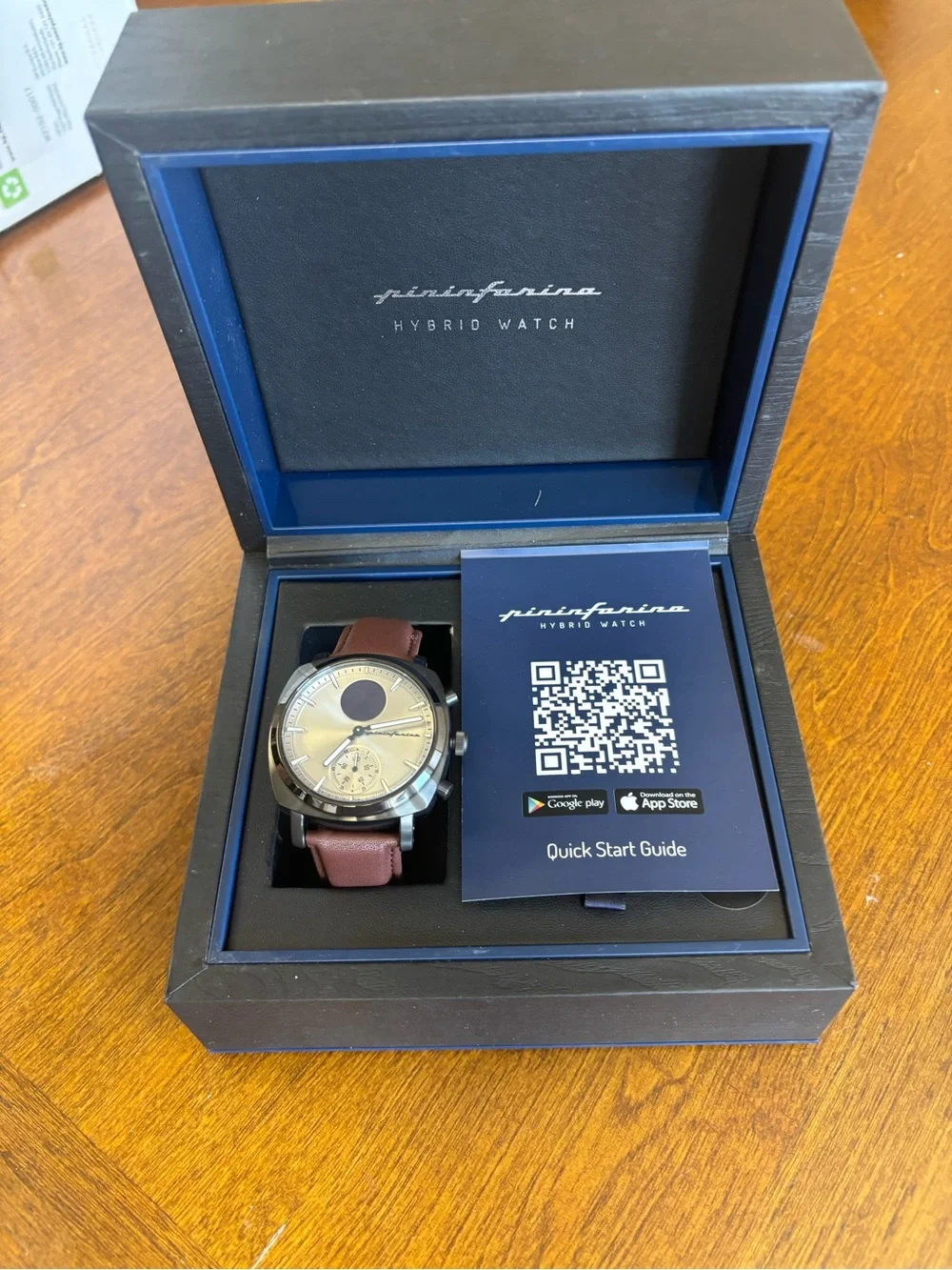 Pininfarina hybrid leather smartwatch